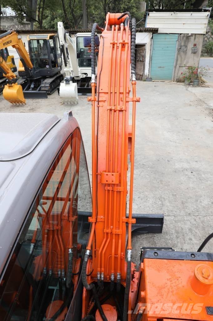 Hitachi ZX 60-5A حفارات زحافة