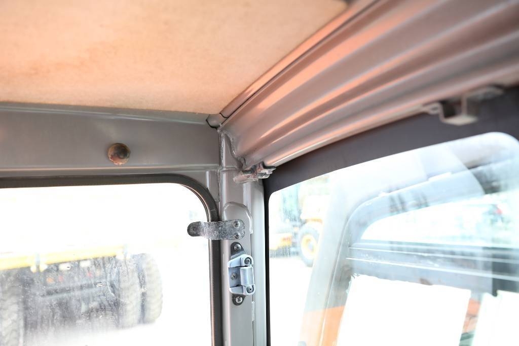 Hitachi ZX 60-5A حفارات زحافة
