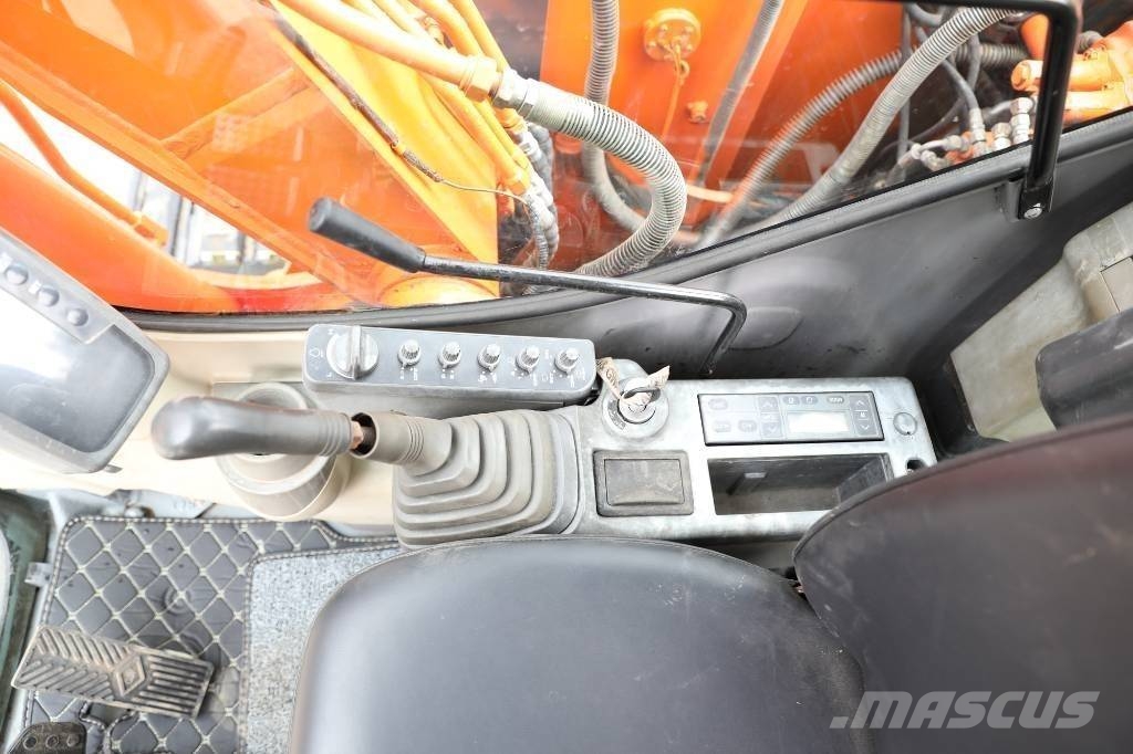 Hitachi ZX 60-5A حفارات زحافة