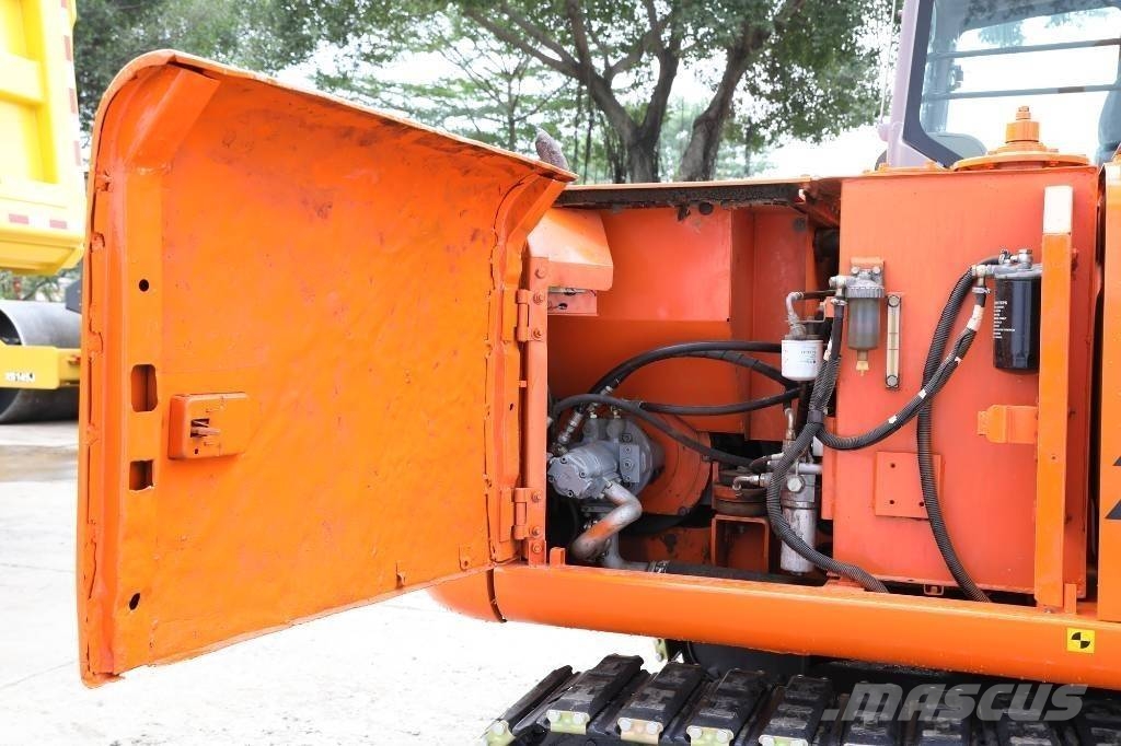 Hitachi ZX 60-5A حفارات زحافة