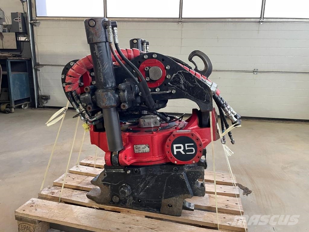 Rotortilt OilQuick OQ65 CAT R5 318 轮式挖掘机