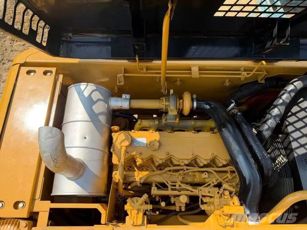 CAT 320 D 2 Bagri goseničarji