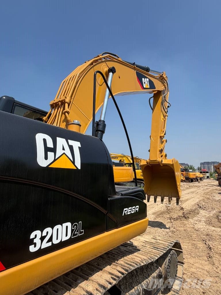CAT 320 D 2 Bagri goseničarji