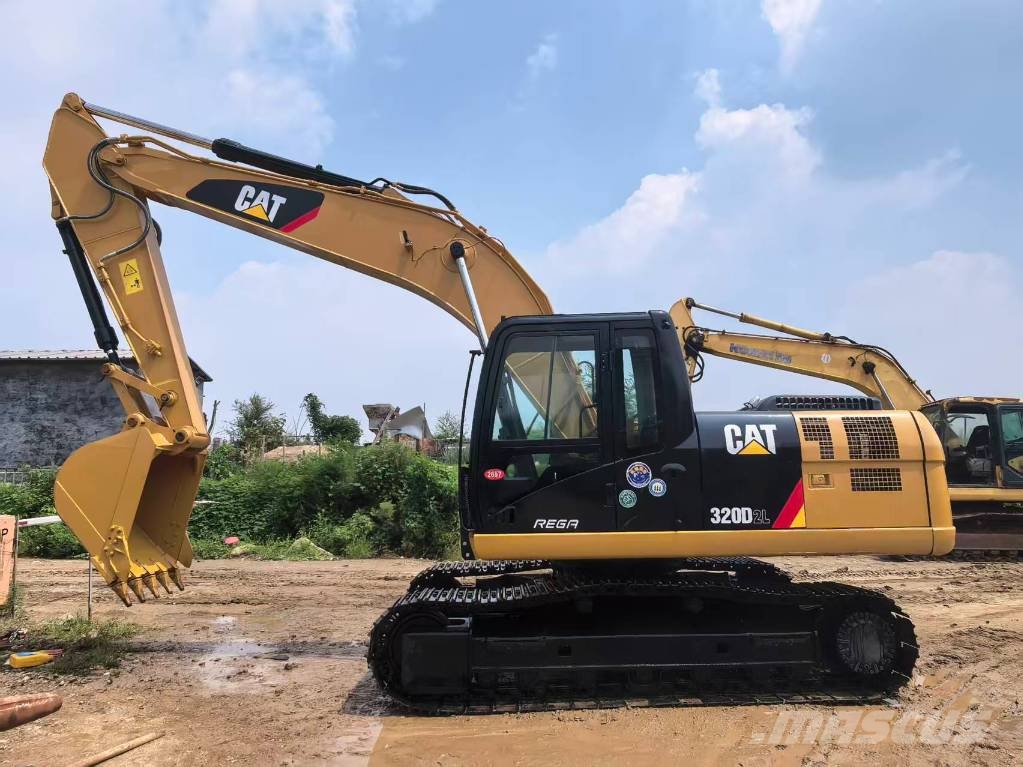 CAT 320 D 2 Bagri goseničarji
