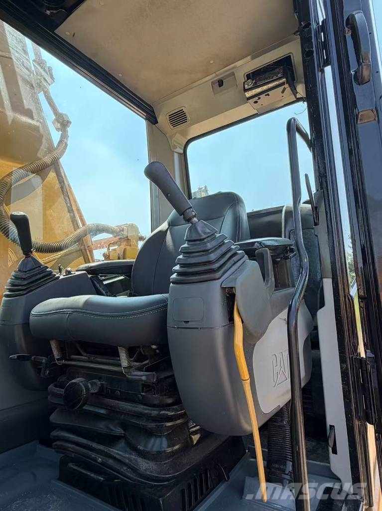 CAT 320 D 2 Bagri goseničarji