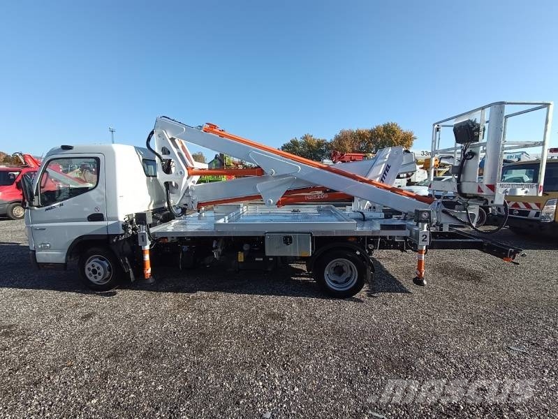 Mitsubishi Fuso Canter Multitel MXE200 - 19,9m, 200kg Teherautóra szerelt emelők és állványok