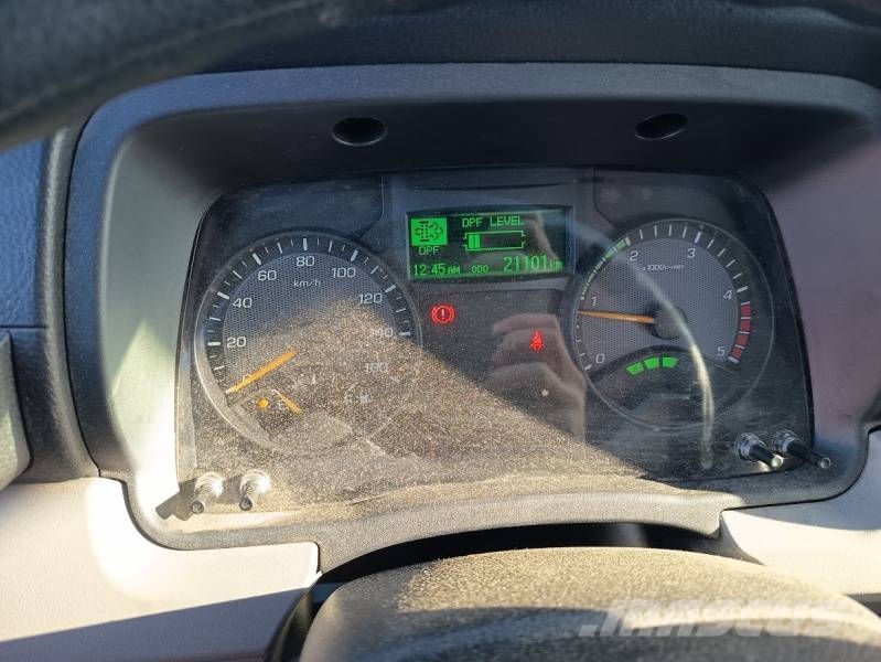 Mitsubishi Fuso Canter Multitel MXE200 - 19,9m, 200kg Teherautóra szerelt emelők és állványok