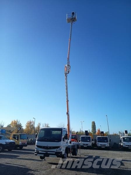 Mitsubishi Fuso Canter Multitel MXE200 - 19,9m, 200kg Teherautóra szerelt emelők és állványok