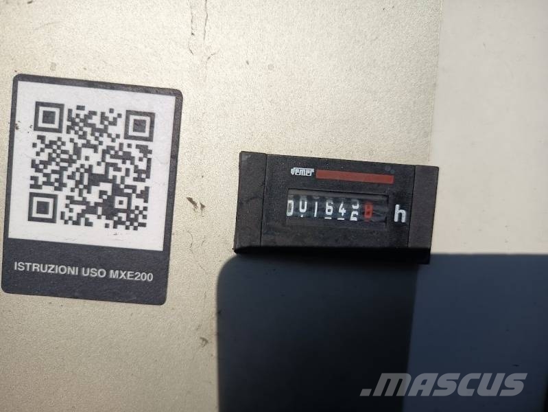 Mitsubishi Fuso Canter Multitel MXE200 - 19,9m, 200kg Teherautóra szerelt emelők és állványok