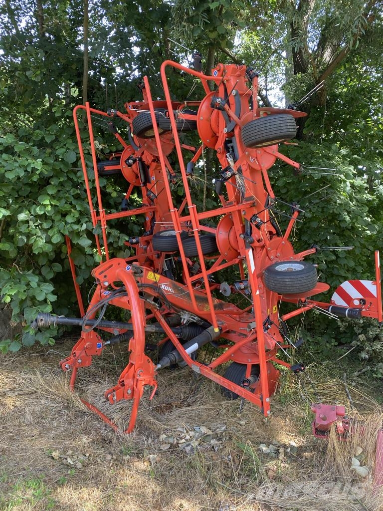Kuhn GF 10812 Rastrillos y henificadores