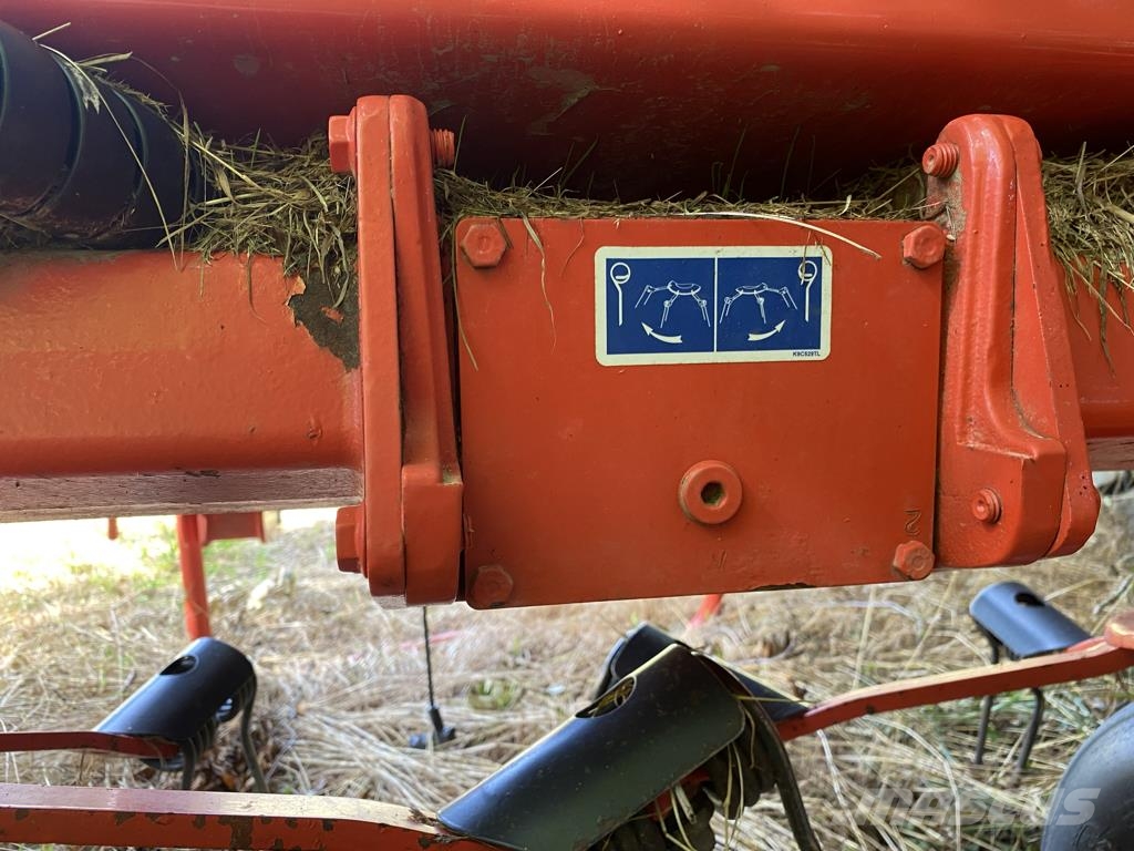 Kuhn GF 10812 Rastrillos y henificadores