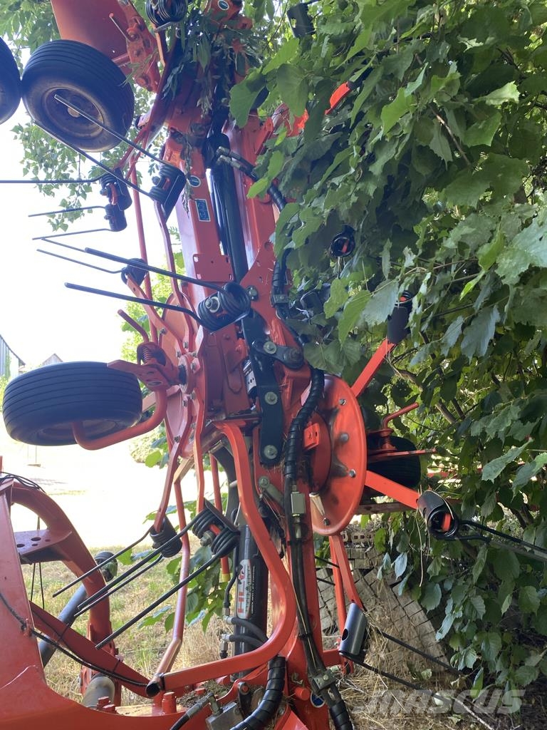 Kuhn GF 10812 Pöyhimet ja haravat