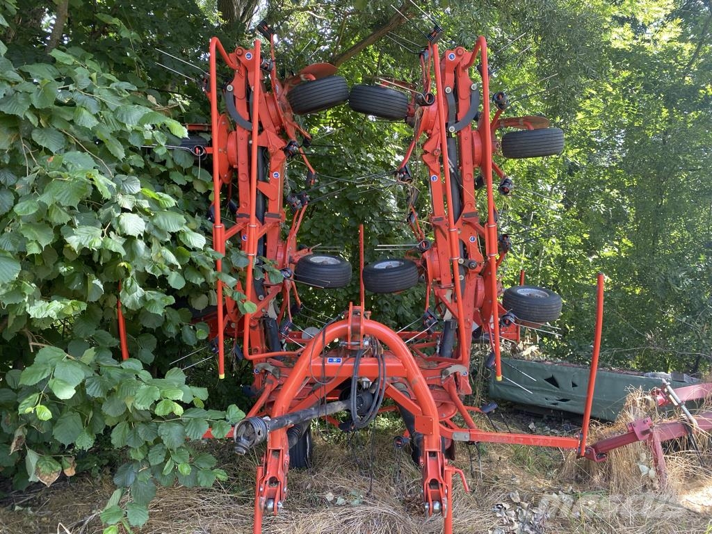 Kuhn GF 10812 Rastrillos y henificadores