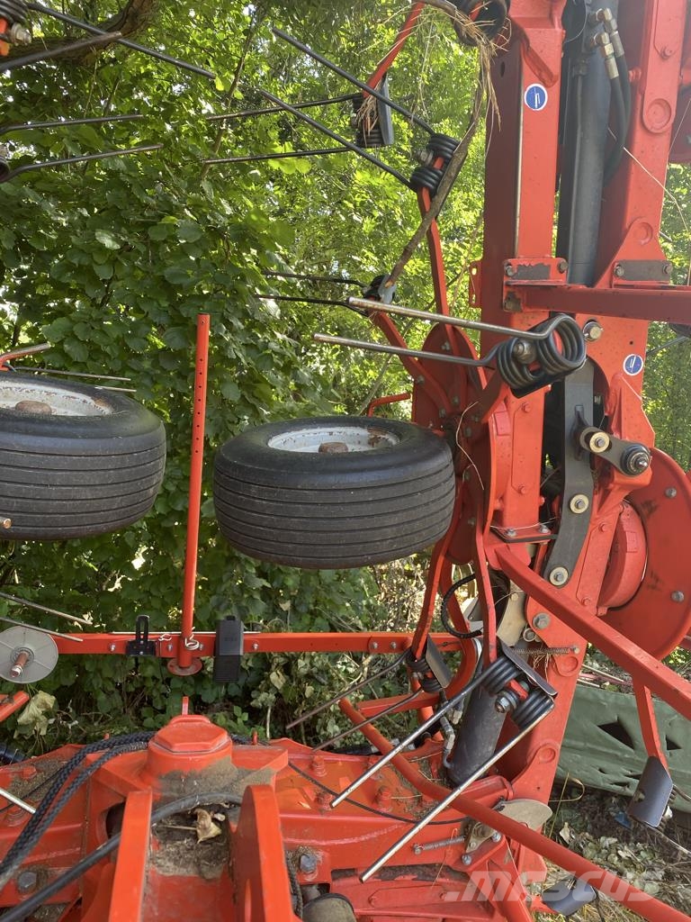Kuhn GF 10812 Rastrillos y henificadores
