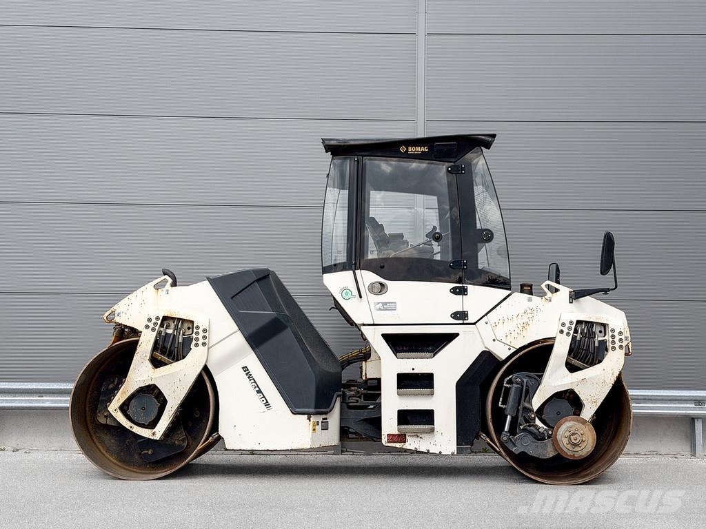 Bomag BW 161 AD-5 مداحل ثنائية الاسطوانة