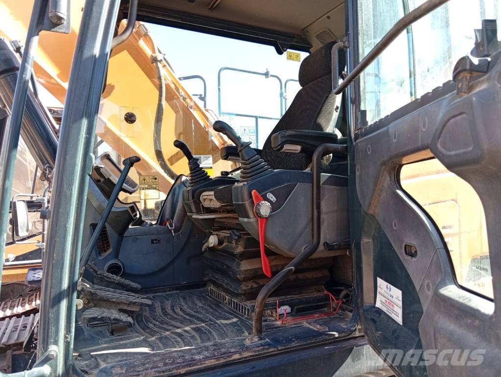 Hyundai HX 220 L Roomikekskavaatorid