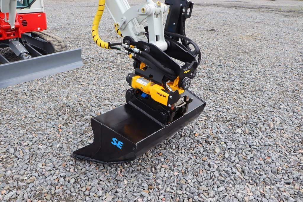 Takeuchi TB325R Mini excavatoare < 7t