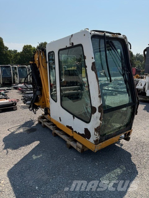 Liebherr A 924 B USED CAB + LIFT Cabine en interieur