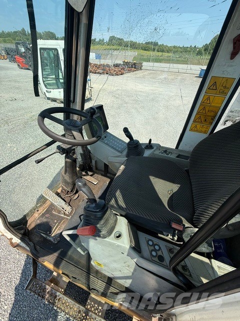 Liebherr A 924 B USED CAB + LIFT Cabine en interieur