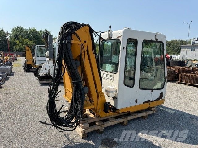 Liebherr A 924 B USED CAB + LIFT Cabine en interieur