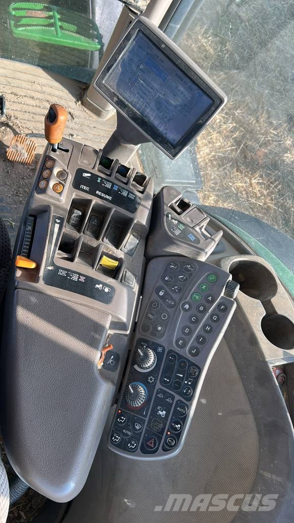 John Deere 7230 R الجرارات