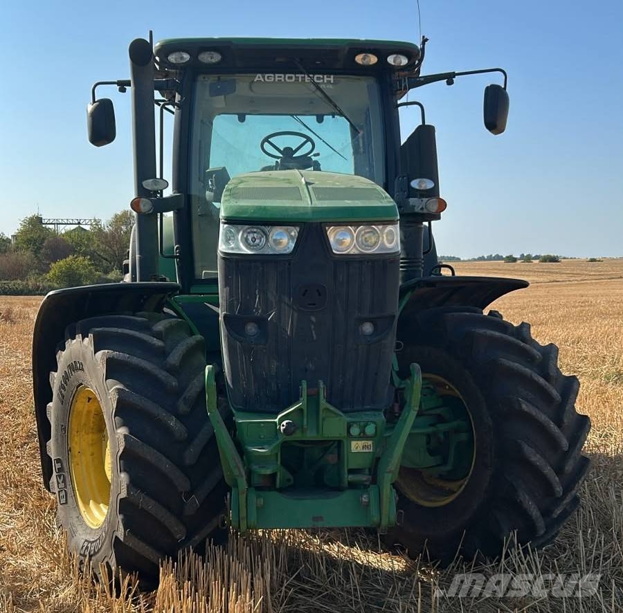 John Deere 7230 R الجرارات