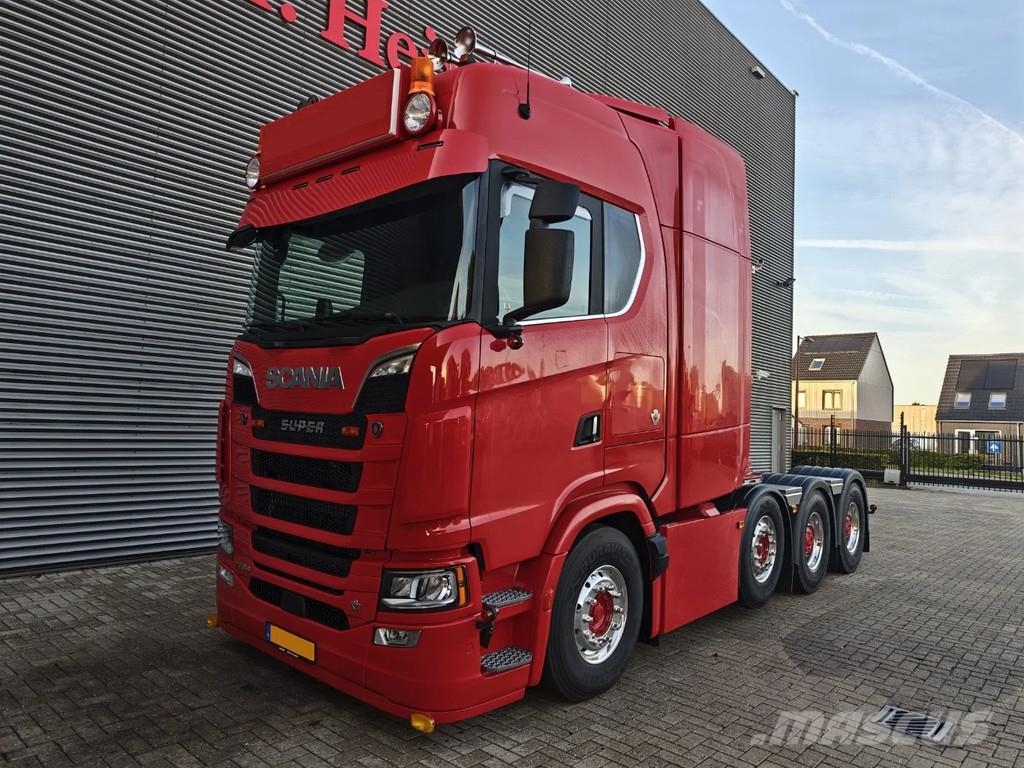 Scania S770 V8 8x4 Heavy Duty Tractor New and Unused! Sadulveokid