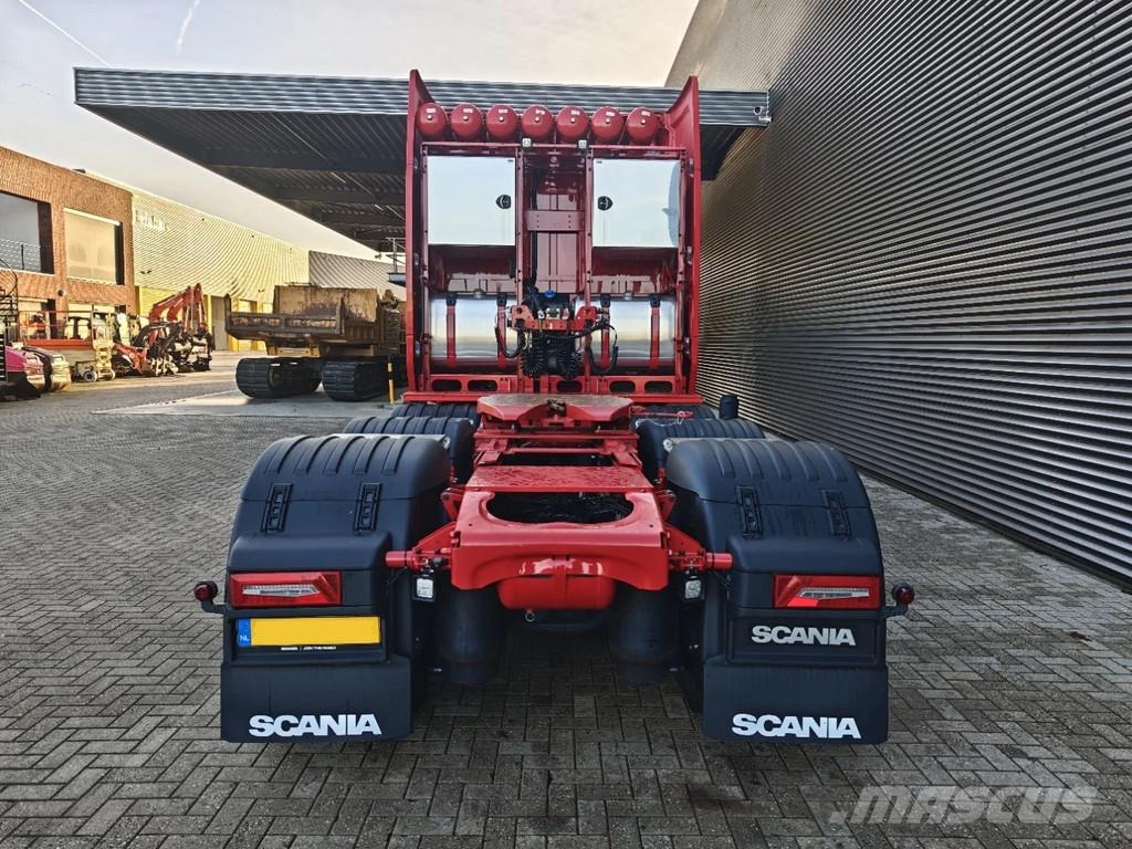 Scania S770 V8 8x4 Heavy Duty Tractor New and Unused! Sadulveokid