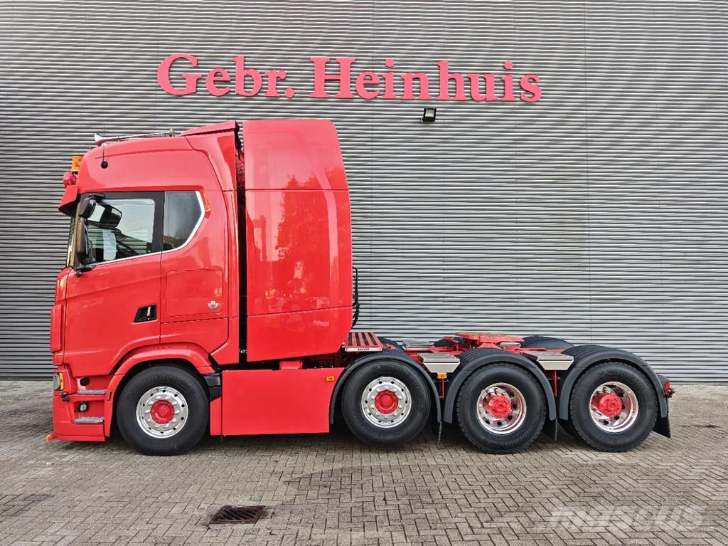 Scania S770 V8 8x4 Heavy Duty Tractor New and Unused! Sadulveokid