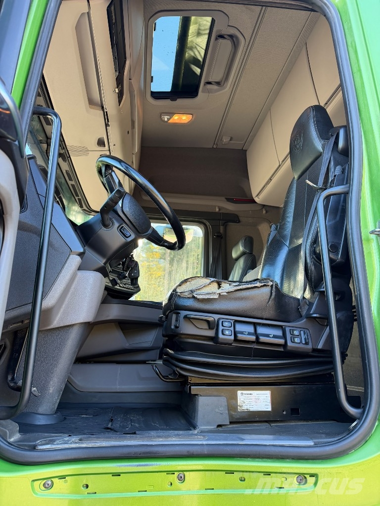 Scania R730 8x4 NZ Puuautot