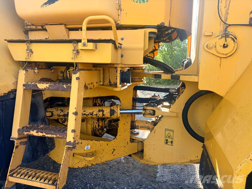 Volvo L 220 D Wielladers