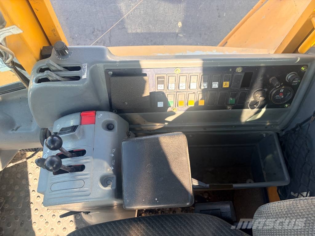 Volvo L 220 D Wielladers