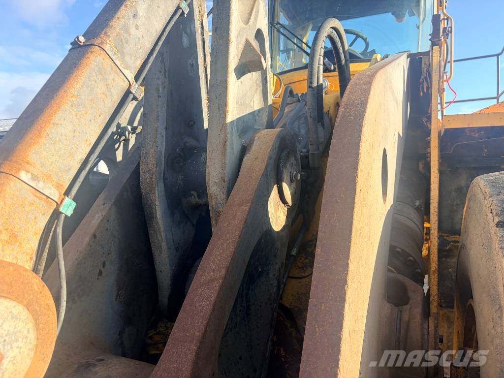 Volvo L 220 D Wielladers