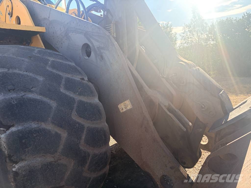 Volvo L 220 D Wielladers