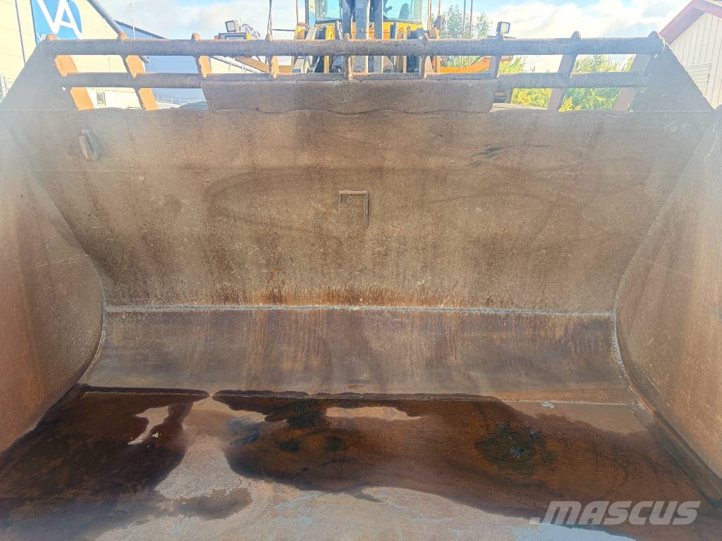 Volvo L 220 D Wielladers