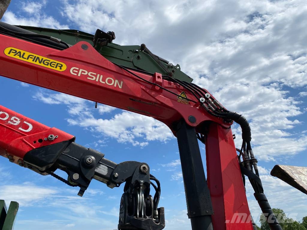 Pezzolato PTH 900/PALFINGER C60F86 endommagé Krattknusere