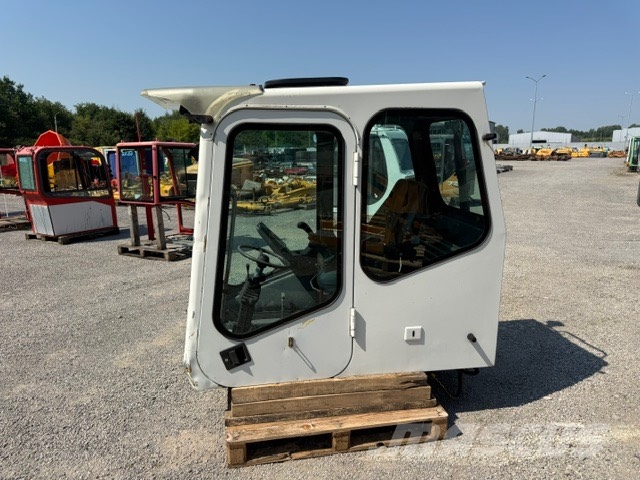 Atlas 1504 USED CAB كابينة والداخلية