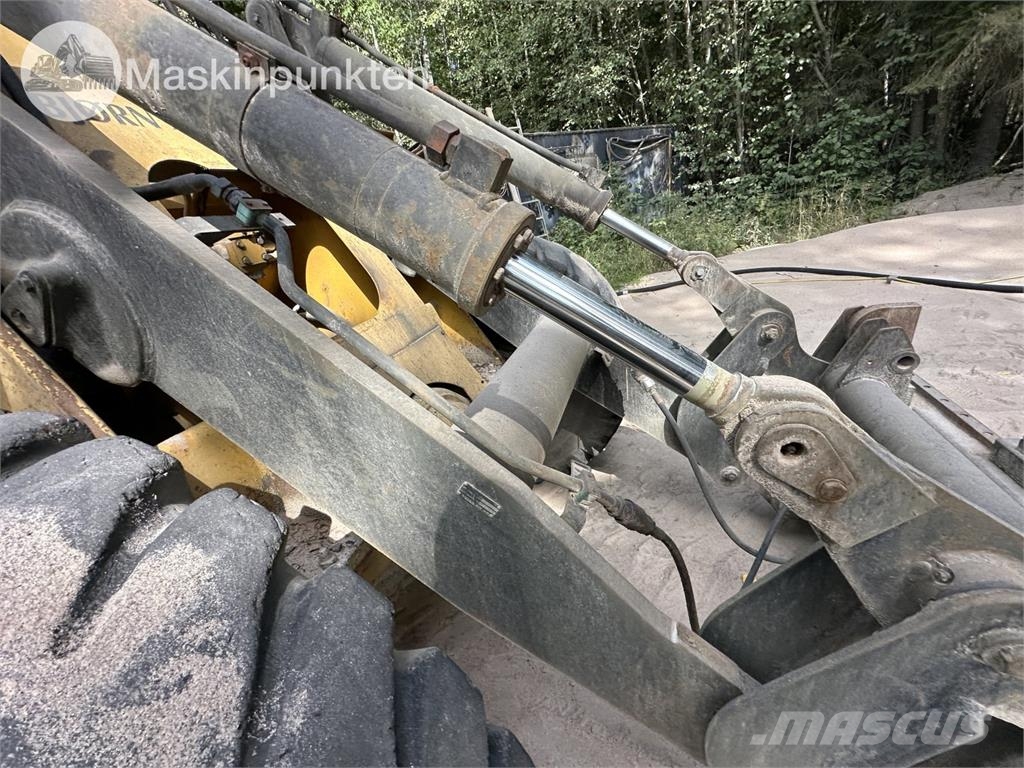Volvo 4300 Riteņu buldozeri