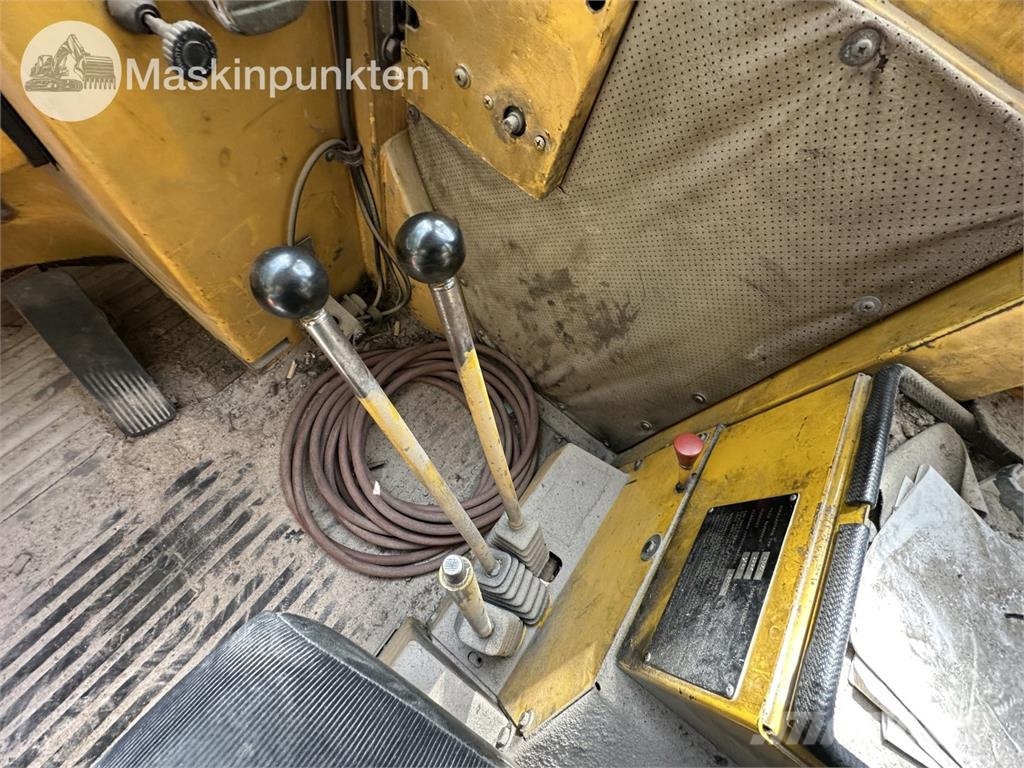 Volvo 4300 Riteņu buldozeri