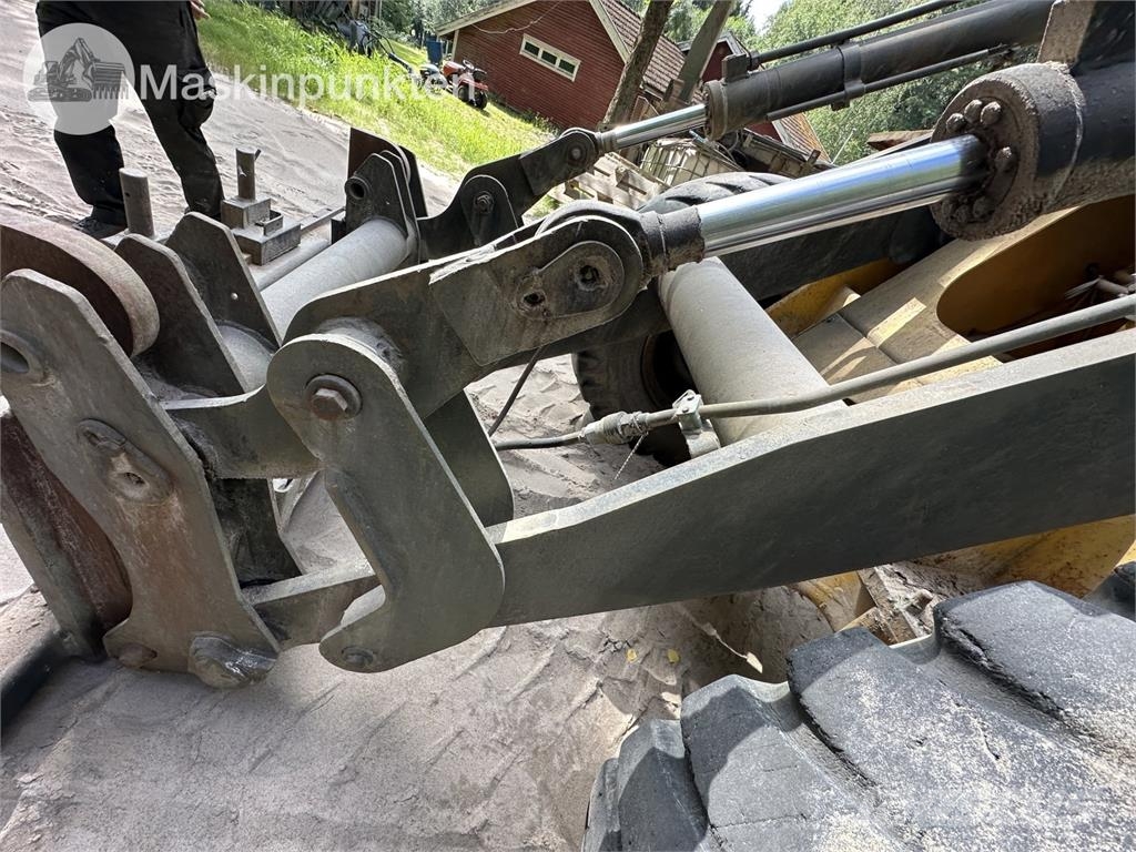 Volvo 4300 Riteņu buldozeri