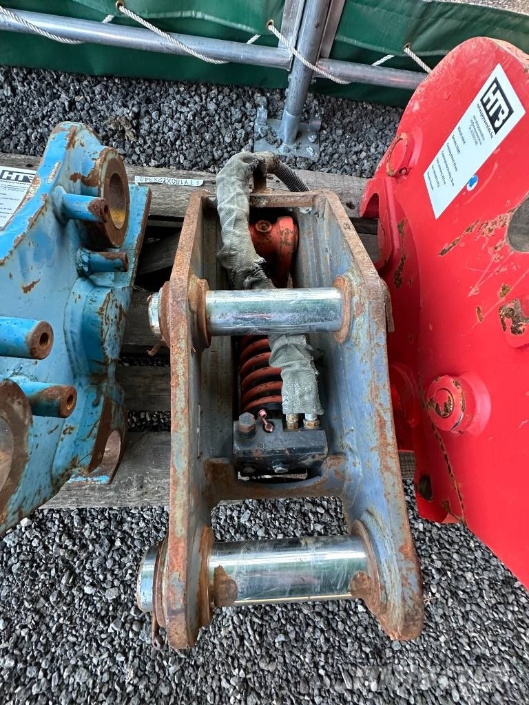 Használt Gyors csatlakozó 60 mm-es csapszeghez Attache rapide pour godet