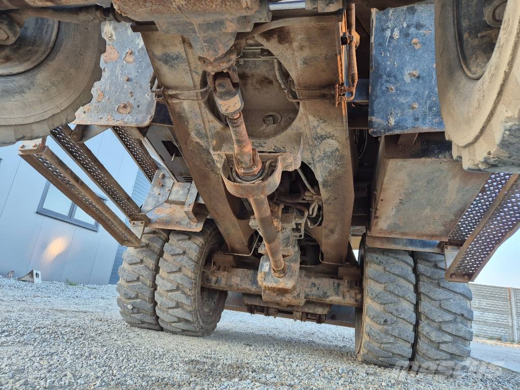 Hitachi ZX140W-5B Kolová rýpadla