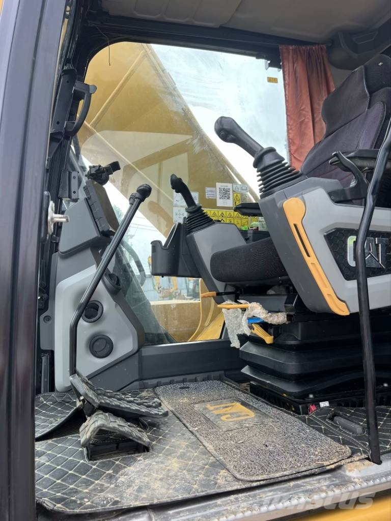 CAT 323GC  3000 units excavators in stock Raupenbagger