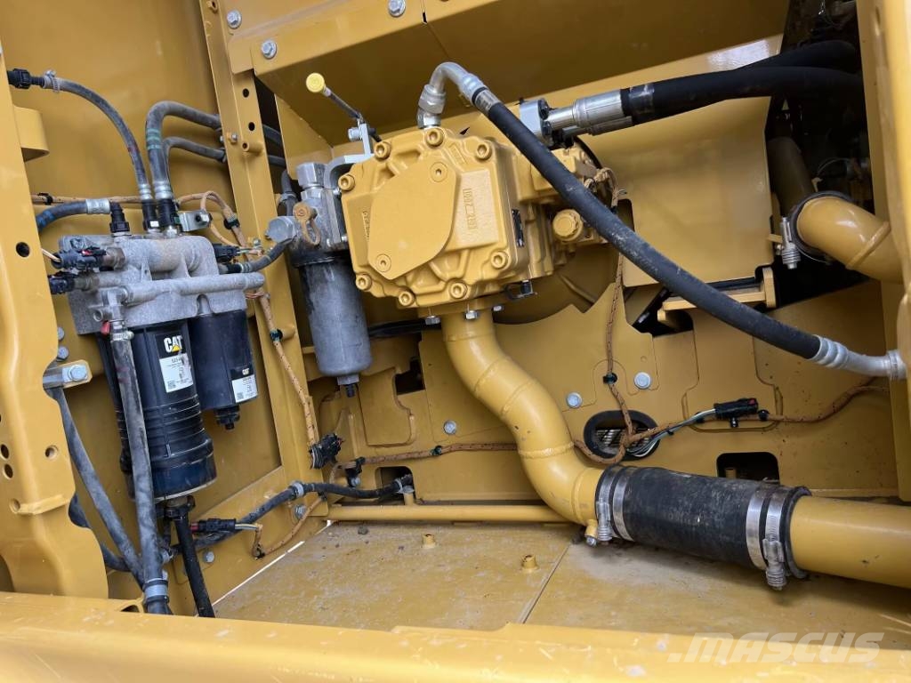 CAT 323GC  3000 units excavators in stock Raupenbagger