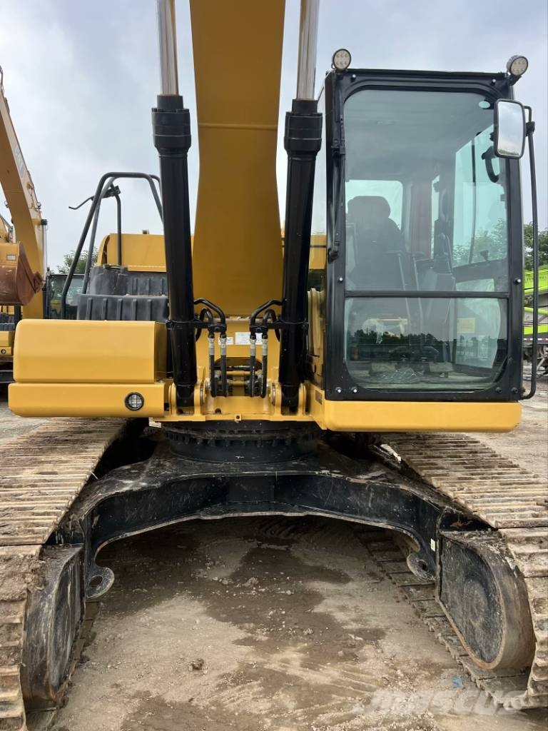 CAT 323GC  3000 units excavators in stock Raupenbagger