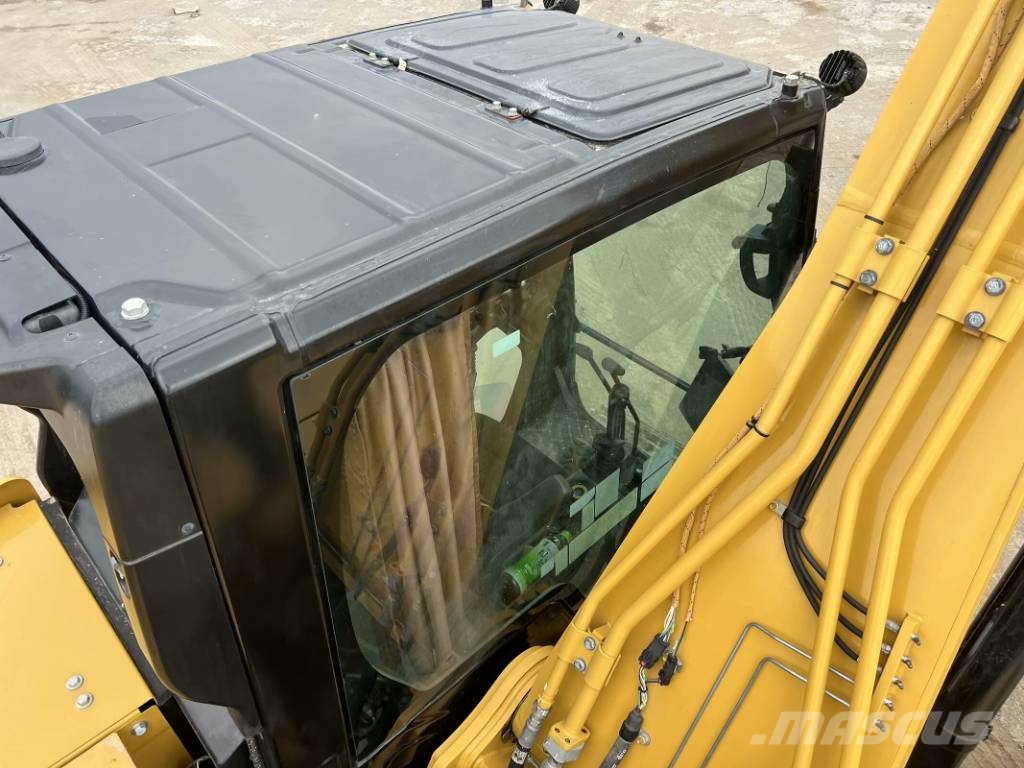 CAT 323GC  3000 units excavators in stock Raupenbagger