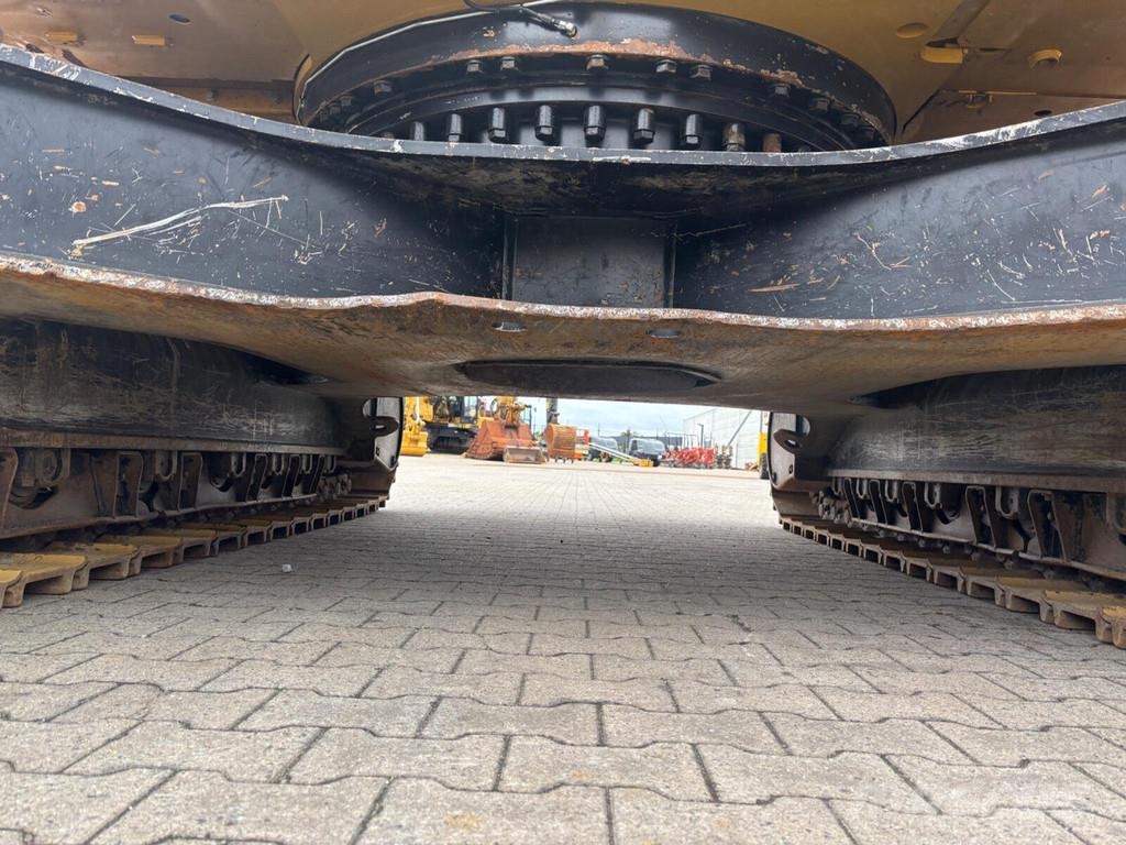 CAT 330-07C Paletli ekskavatörler