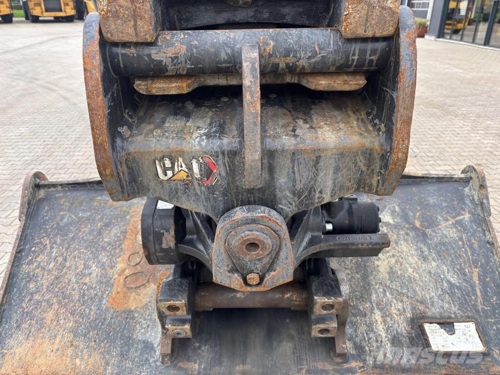 CAT 330-07C Paletli ekskavatörler