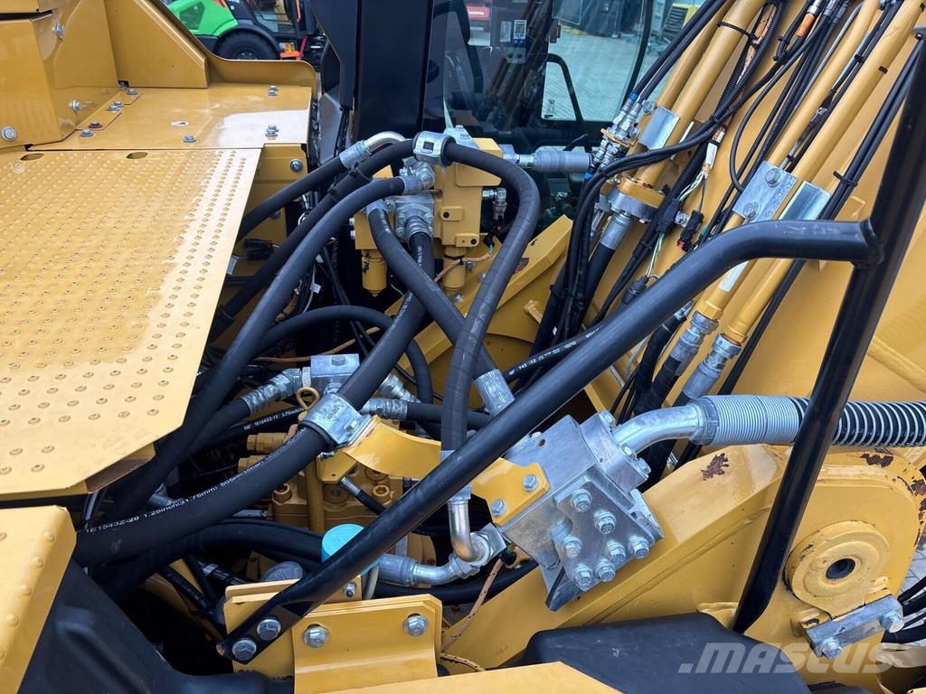 CAT 330-07C Paletli ekskavatörler