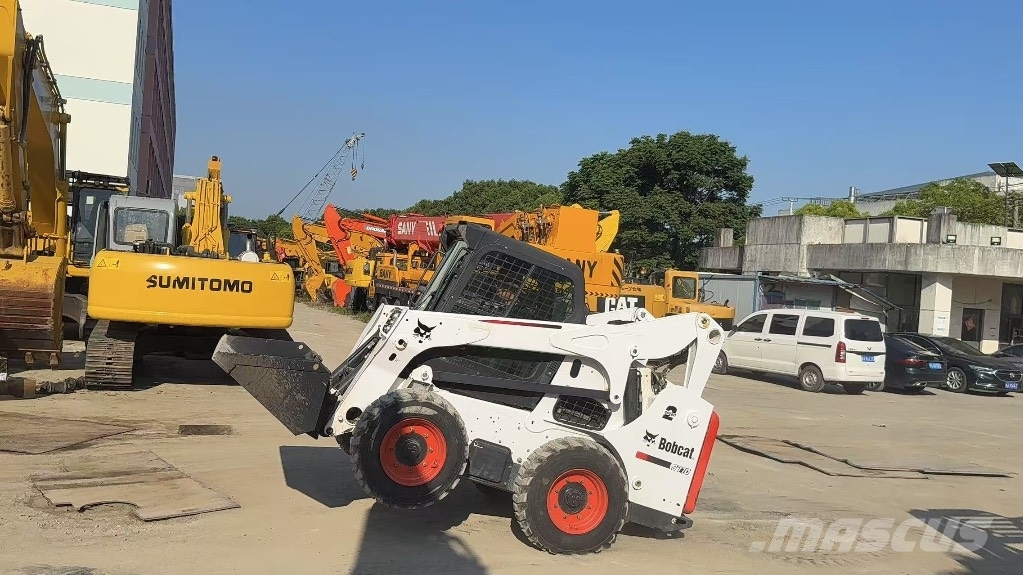 Bobcat S 770 Krautuvai su šoniniu pasukimu